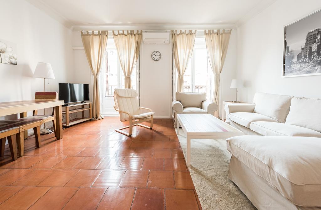 Apartamentos Madrid Centro W Εξωτερικό φωτογραφία